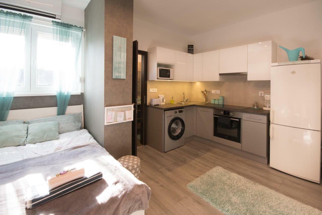 Petra's Tranquil Nest In Downtown Apartment *